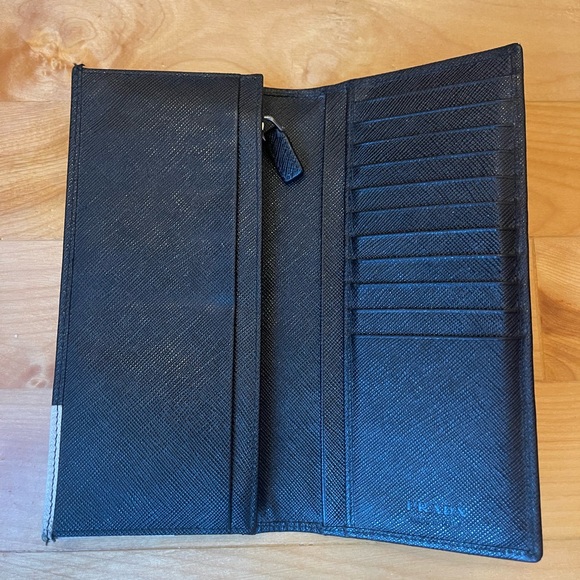 Prada Mens Saffiano Metal wallet - Picture 6 of 6